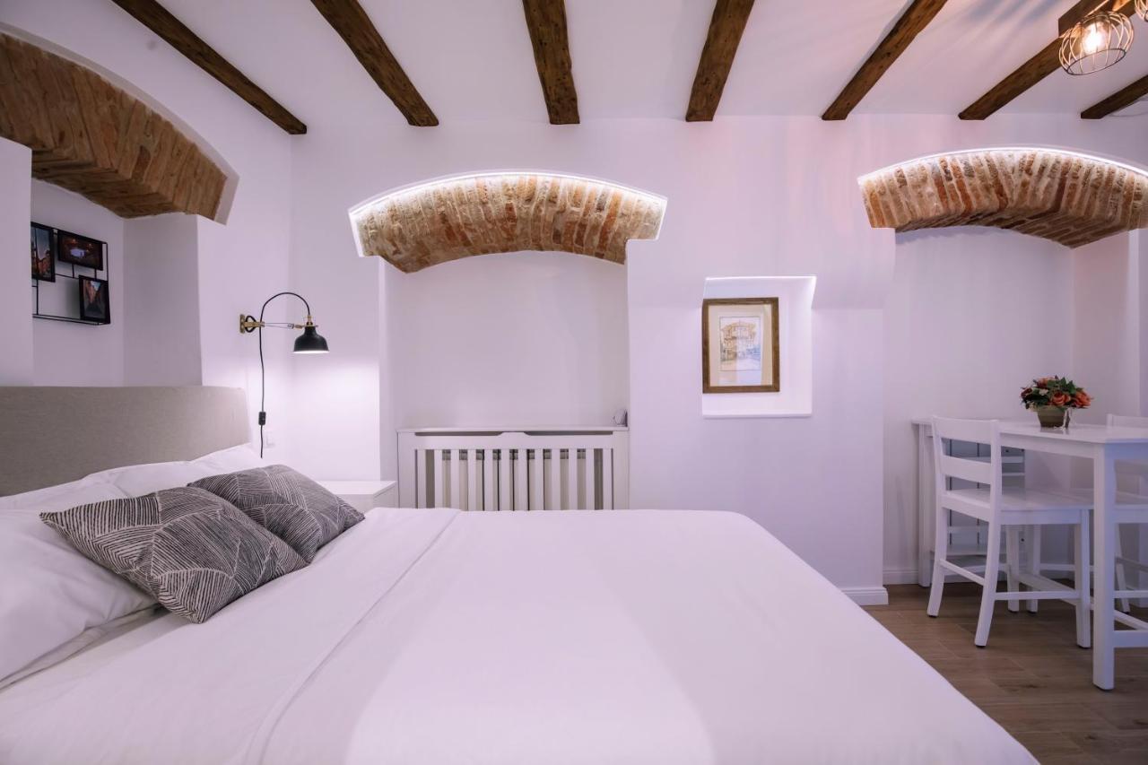 Chic Central Studio Sibiu Luaran gambar